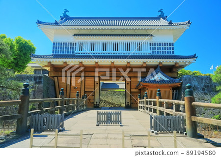 [鹿兒島縣]晴空下的鶴丸城五郎門（鹿兒島城） 89194580