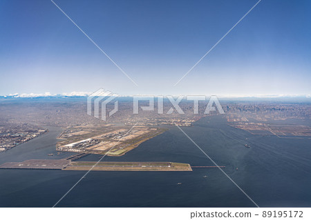 從羽田機場起飛的飛機鳥瞰圖 89195172