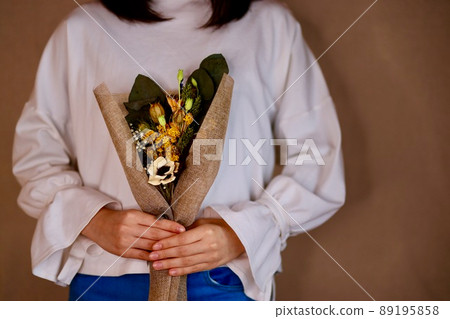 Bouquet with woman Bouquet with woman 89195858
