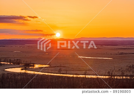 Twilight in Kushiro Wetland Twilight in Kushiro Wetland 89198803
