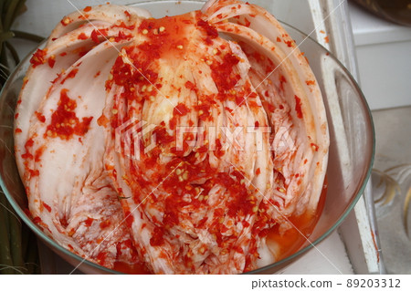 Ingredients and cooking process for pickled cabbage with beets, Georgian style Ingredients and cooking process for pickled cabbage with beets, Georgian style 89203312