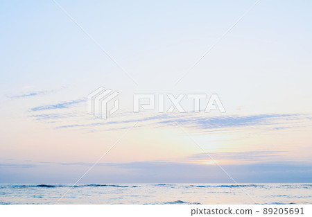 Late April, sunrise at Kawarago Beach, Ibaraki Prefecture 89205691