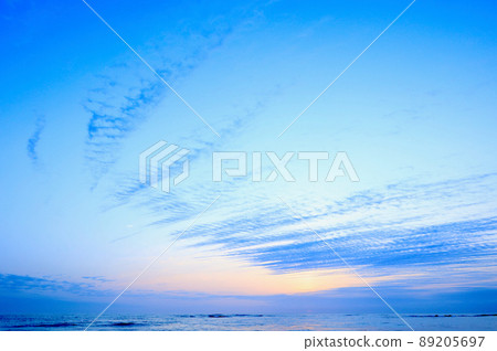 4月下旬，茨城縣河原市海灘的日出 89205697