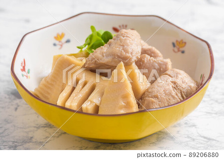 Simmered bamboo shoot and chicken 89206880