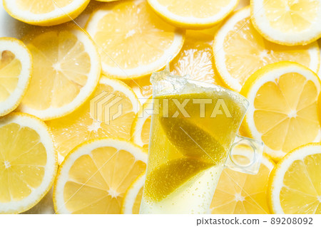 Lemon sour image 89208092