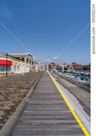 Title Mitsui Outlet Park Marinepia Kobe 89208219