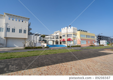 Mitsui Outlet Park Marine Pier Kobe 89208387