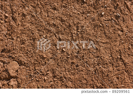 由土壤和稻草製成的舊石膏牆 由土壤和稻草製成的舊石膏牆 89209561