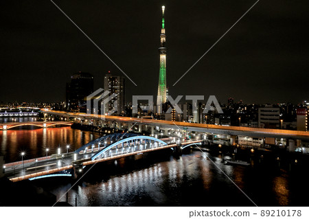 東京天空樹點燃了 89210178