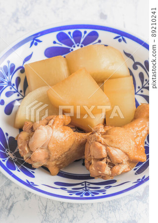 燉雞翅和蘿蔔 燉雞翅和蘿蔔 89210241
