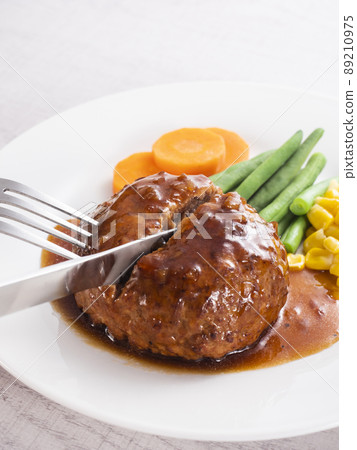 漢堡牛排 89210975