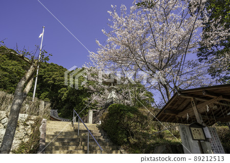 Ishigami Futotama Shrine approach to Akaiwa City, Okayama Prefecture 89212513