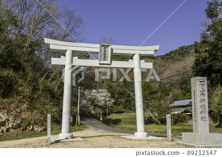 Ishigami Futotama Shrine Torii, Akaiwa City, Okayama Prefecture 89212547