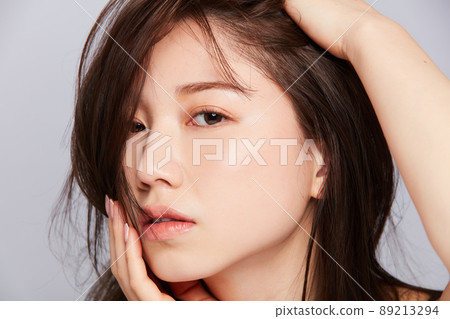 Beauty young Japanese woman with messy hair 89213294