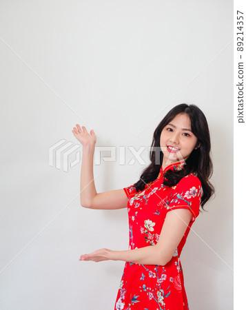 Written by Tradition, Cheongsam, Female, White background, Written by Smile, Written by 站, Fingered by finger. Written by Tradition, Cheongsam, Female, White background, Written by Smile, Written by 站, Fingered by finger. 89214357