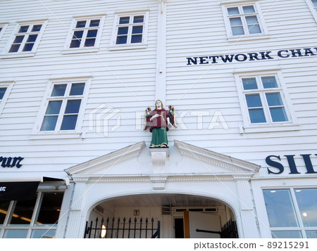 挪威卑爾根布呂根雕像 89215291