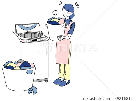 一個女人厭倦了洗很多衣服 89216813