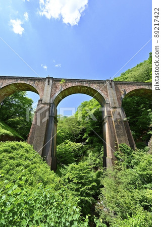 舊信越本線臼井峠和橫河之間的廢棄線路上的第三座磚橋(Megane橋) 舊信越本線臼井峠和橫河之間的廢棄線路上的第三座磚橋(Megane橋) 89217422