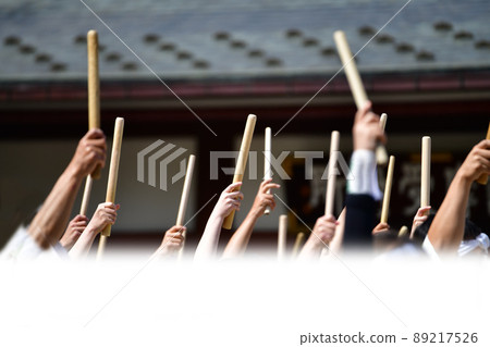 Wadaiko, plectrum, bee, hand. One heart. Narita Taiko Festival. 89217526