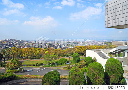 從山上的北九州市立美術館遠眺城市和土海灣 89217653