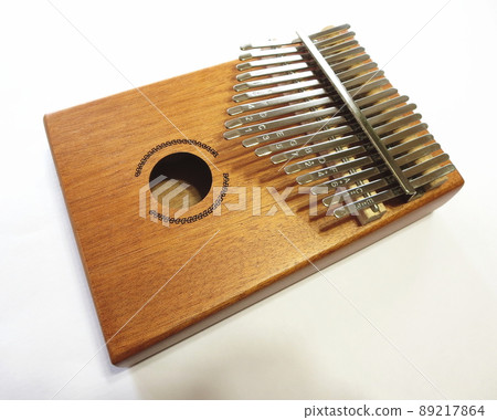 卡林巴用八音盒的音調演奏音樂 89217864