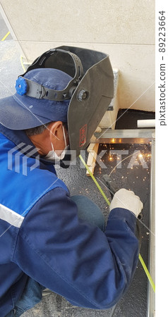 建築工地。焊接。木工。木匠。室內。室內。工匠。 89223664