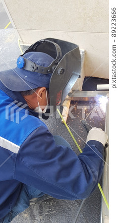 建築工地。焊接。木工。木匠。室內。室內。工匠。 建築工地。焊接。木工。木匠。室內。室內。工匠。 89223666