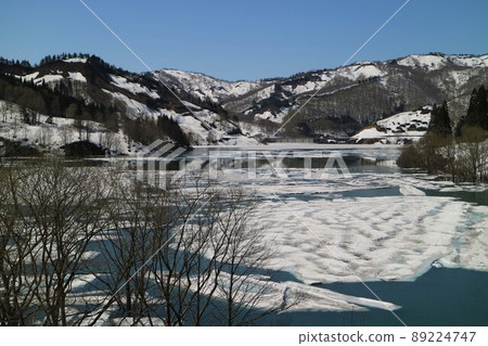 Snow flow Aburumagawa Dam 89224747