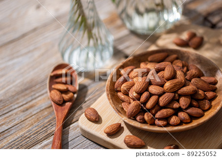 Nourishing! Unglazed almonds Nourishing! Unglazed almonds 89225052
