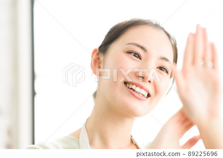 Woman     89225696