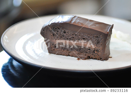 chocolate cake or dark chocolate cake. chocolate cake or dark chocolate cake. 89233116