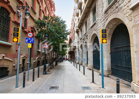 Alley of Barcelona 89237093