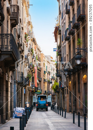 Barcelona alley vertical composition Barcelona alley vertical composition 89237095