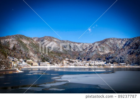 Ice and Lake Kawaguchi 89237787