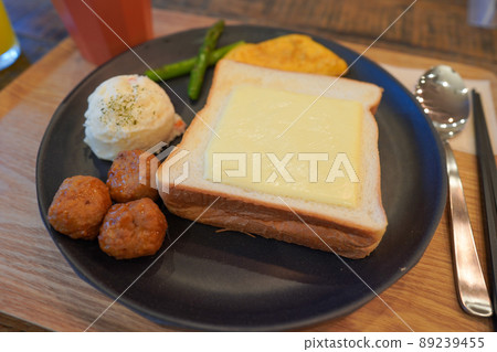 Morning Plate 89239455