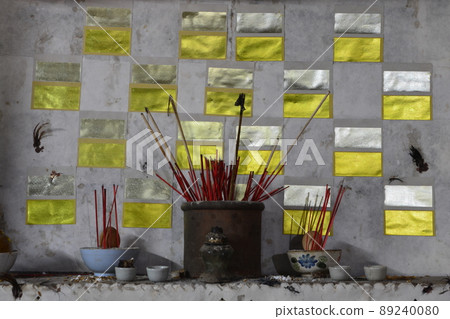 Worshiping ancestors of the Hmong people in Thailand, The conceptions about the universe, about the soul, about people, about all things, and especially about the ghost world of the Hmong Worshiping ancestors of the Hmong people in Thailand, The conceptions about the universe, about the soul, about people, about all things, and especially about the ghost world of the Hmong 89240080