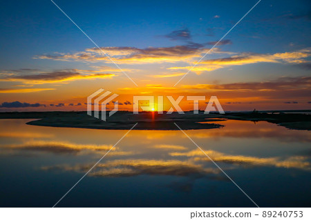 Gamo Tidal Flat at sunrise (Sendai City, Miyagi Prefecture) Gamo Tidal Flat at sunrise (Sendai City, Miyagi Prefecture) 89240753