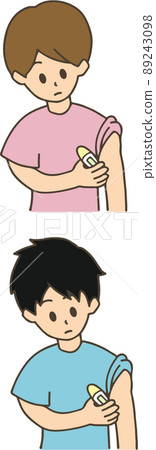 用溫度計測量體溫的女性男性 用溫度計測量體溫的女性男性 89243098