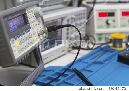 Power supplies and electronic measuring devices in the laboratory Power supplies and electronic measuring devices in the laboratory 89244470