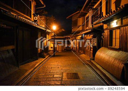 祗園夜行_Nineizaka,Sanningzaka,Yasaka,Nene的小直徑京都觀光_燈火通明的鵝卵石路 祗園夜行_Nineizaka,Sanningzaka,Yasaka,Nene的小直徑京都觀光_燈火通明的鵝卵石路 89248594