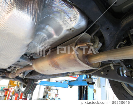 車身下方的消音器 車身下方的消音器 89250646