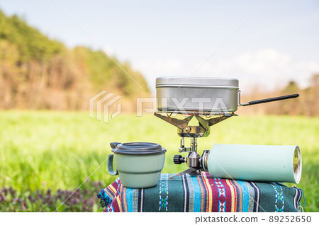 在樹林裡做的午餐 89252650