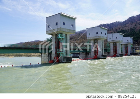 Yubari River / Numanosawa Intake Weir Yubari River / Numanosawa Intake Weir 89254123