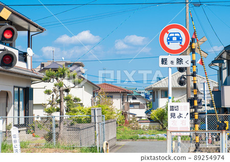 封閉汽車的路標（不包括輕型車輛） 89254974