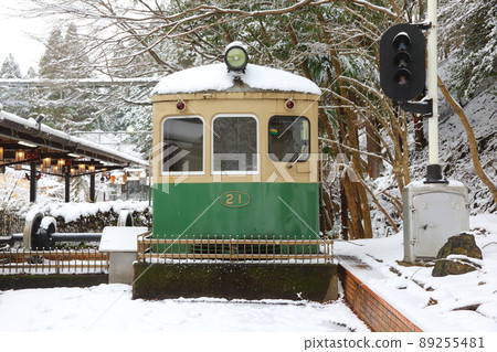 Kurama-dera snow scene 89255481