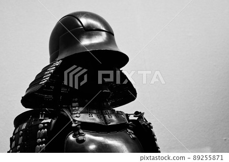 Ii's red armor helmet in Hikone Castle 89255871