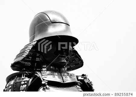 Ii's red armor helmet in Hikone Castle 89255874