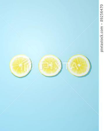 3 sliced lemons 3 sliced lemons 89256470