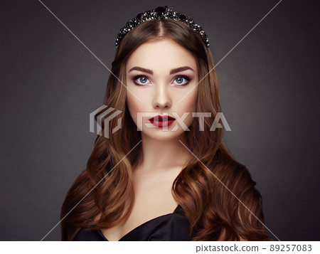 Fashion portrait of elegant woman with magnificent hair 89257083