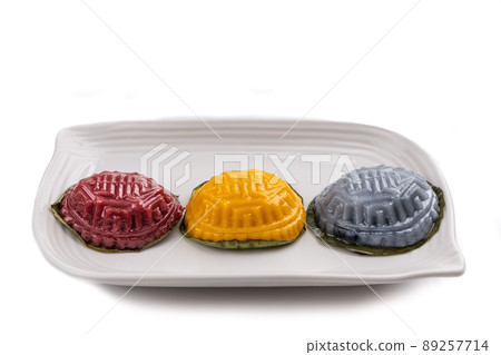 Nyonya angku kueh is traditional food prepared during festive celebration in Malaysia. Also known as red tortoise cake. Nyonya angku kueh is traditional food prepared during festive celebration in Malaysia. Also known as red tortoise cake. 89257714